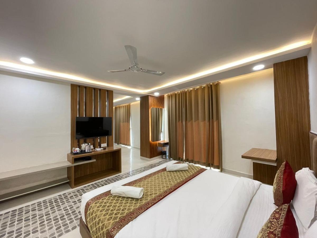 Hotel Santoor Варанасі Екстер'єр фото