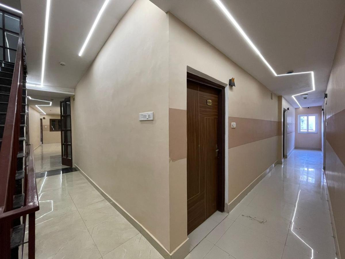 Hotel Santoor Варанасі Екстер'єр фото