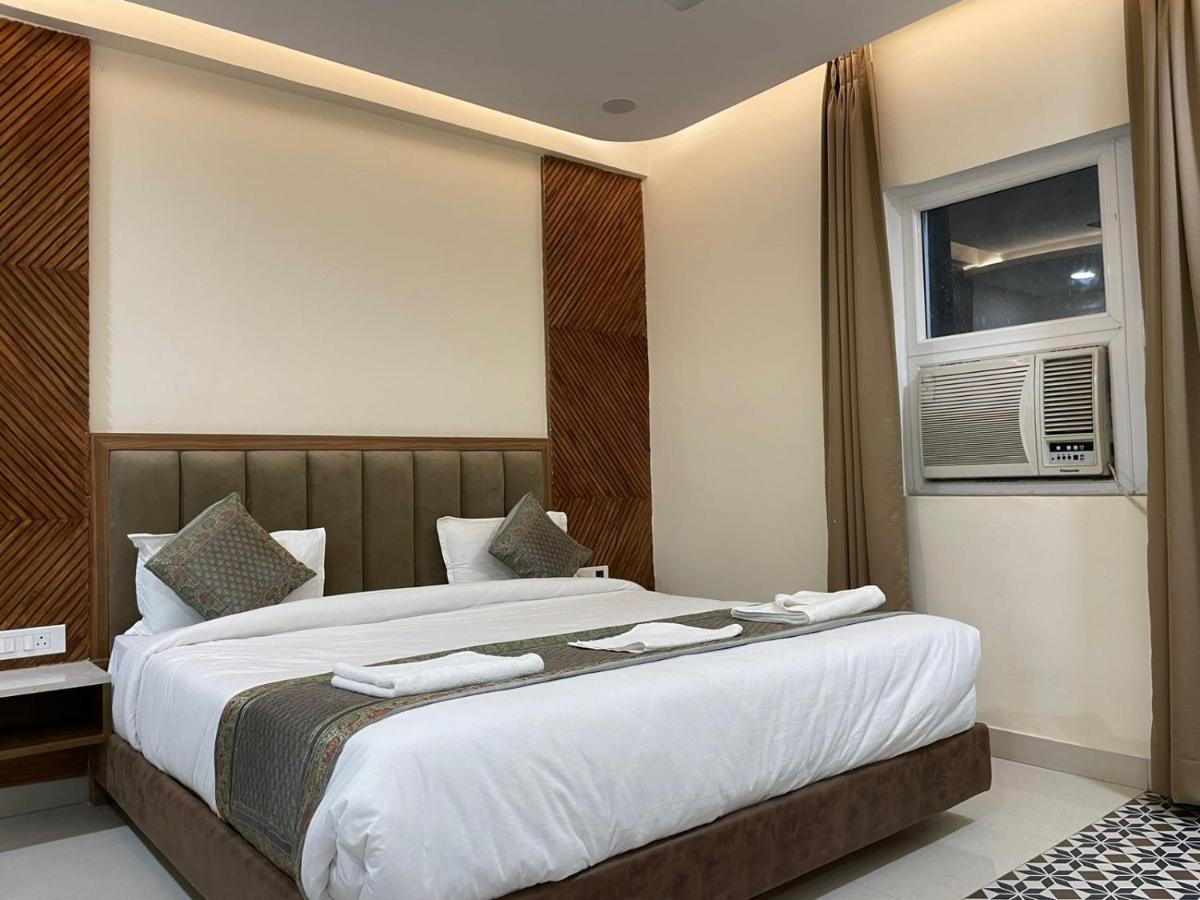 Hotel Santoor Варанасі Екстер'єр фото