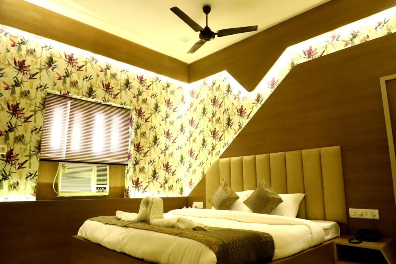 Hotel Santoor Варанасі Екстер'єр фото