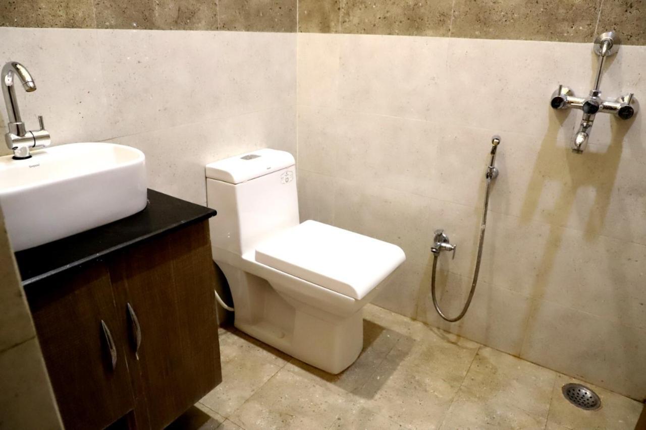 Hotel Santoor Варанасі Екстер'єр фото