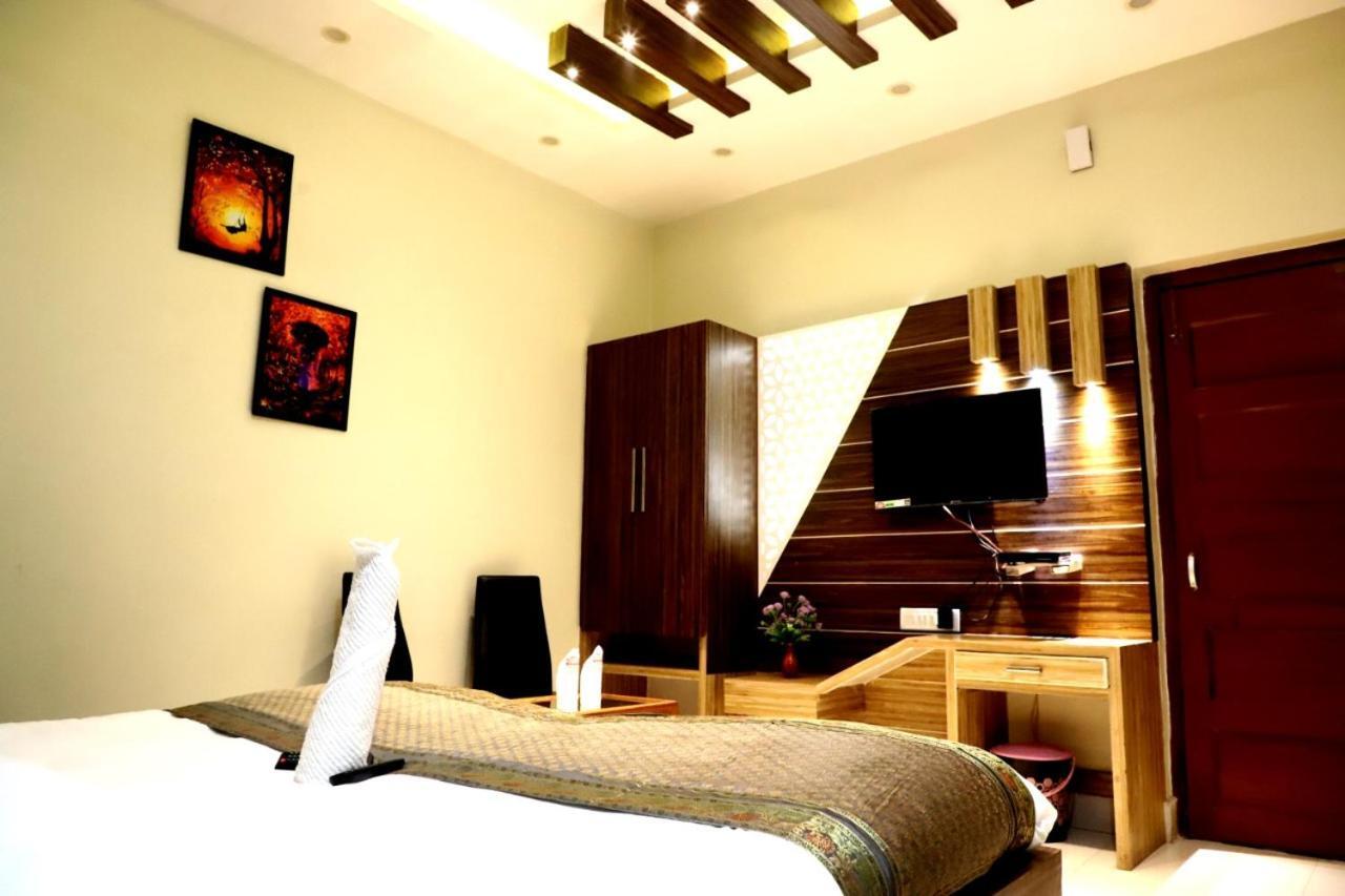 Hotel Santoor Варанасі Екстер'єр фото
