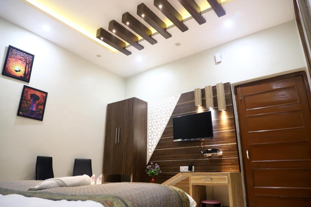Hotel Santoor Варанасі Екстер'єр фото